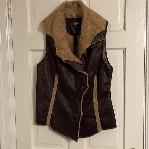 Luii Vegan Leather & Shearling vest. Like new! - Picture 5 of 10